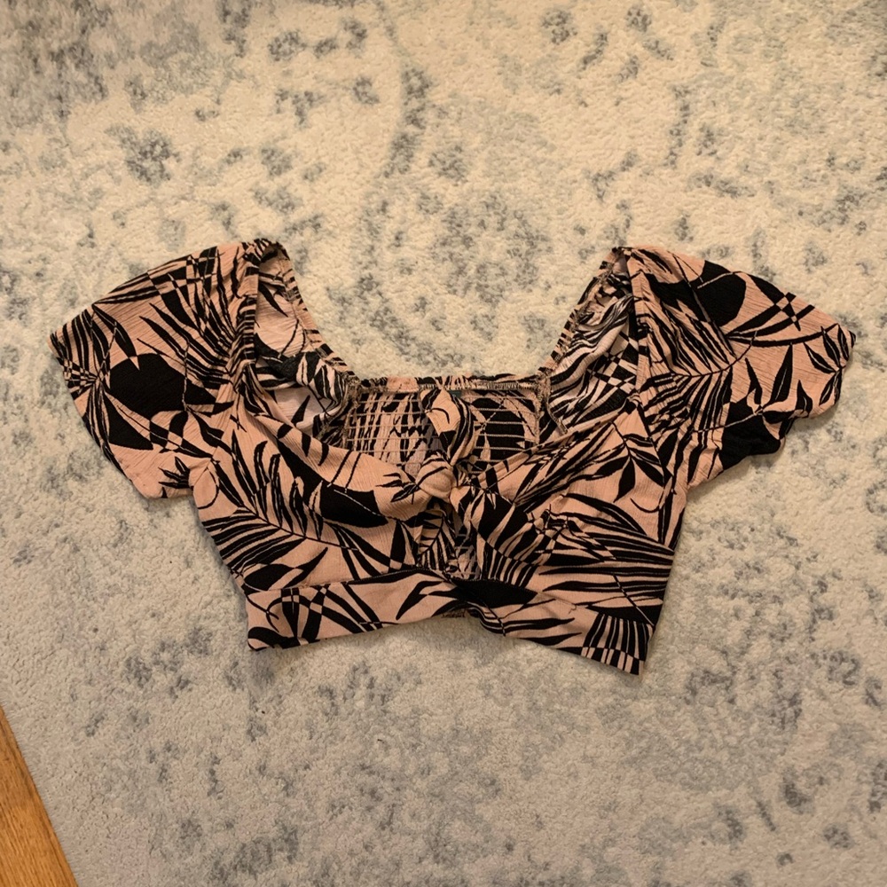 Wild Fable Black and Tan Crop Tie Front Blouse